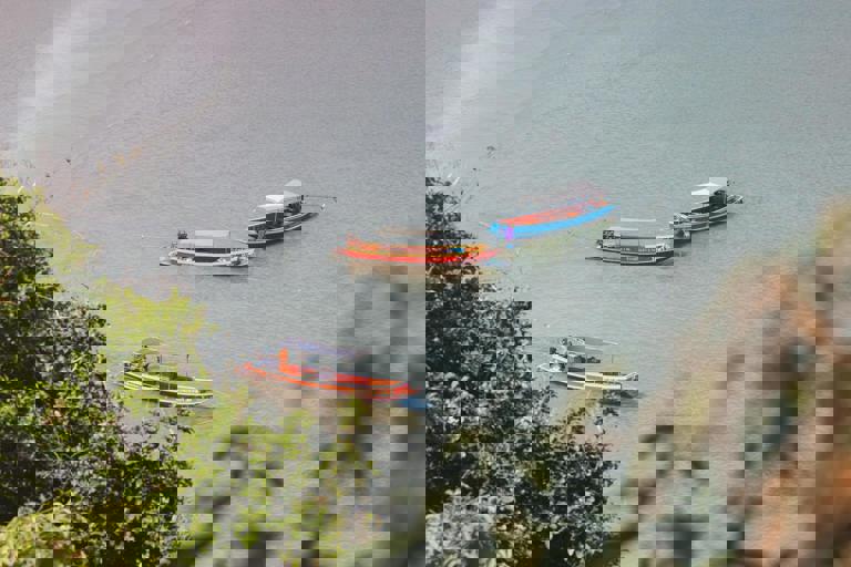 Pesca artesanal trava disputa por espaço com turismo náutico em praias da região